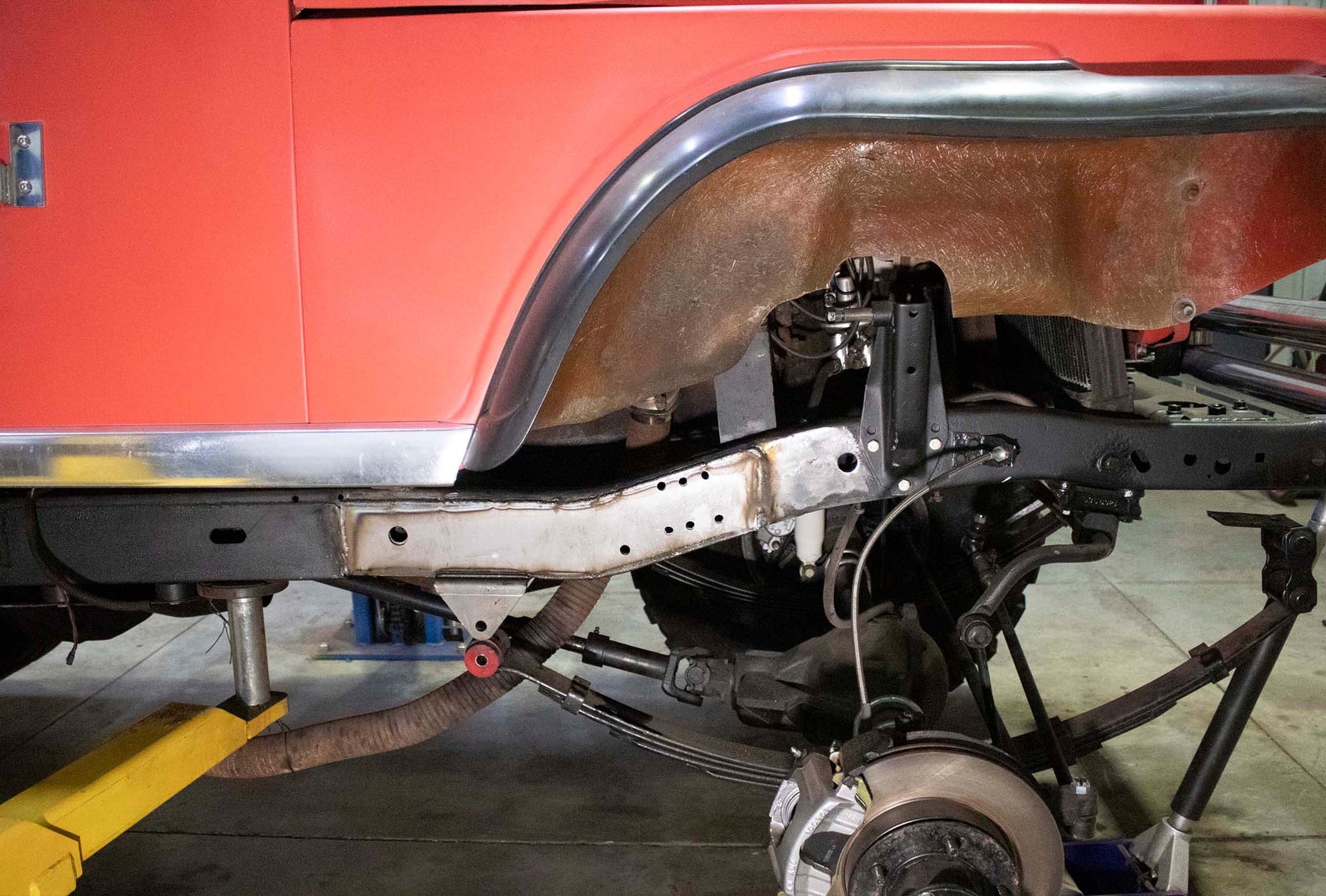 ホールドアップアメリカ OMIX 18017.01 Steering Shaft Knuckle Yoke Assembly for 72-75