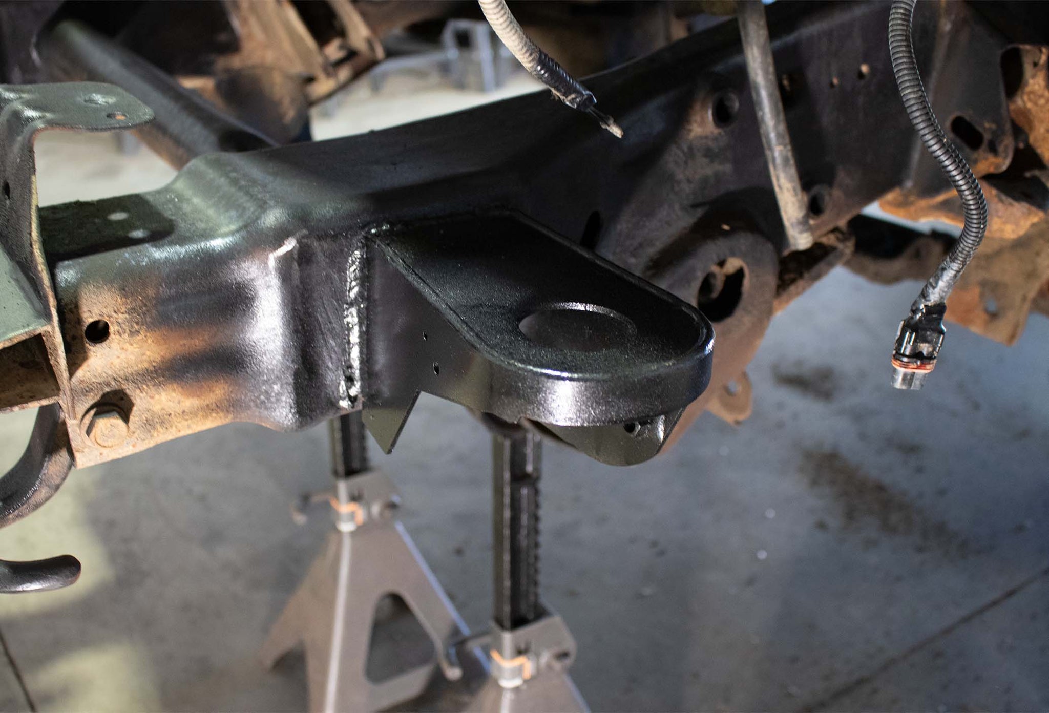 Buster Radiator Rust Buster Radiator Support Cab Mount For 1999-2014 GM Trucks & SUV R