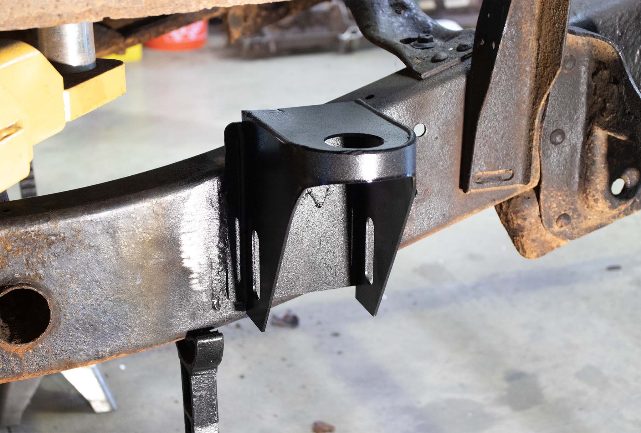 Rust Buster Rear Cab Mount For 1999-2013 GM Pickups RB7326