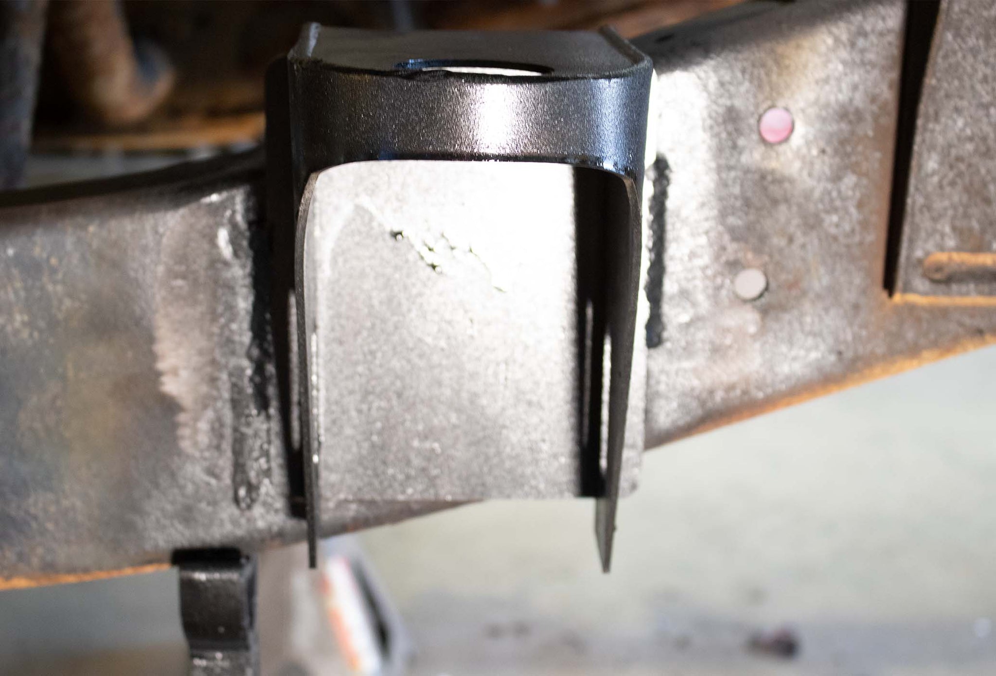 Rust Buster Rear Cab Mount For 1999-2013 GM Pickups RB7326
