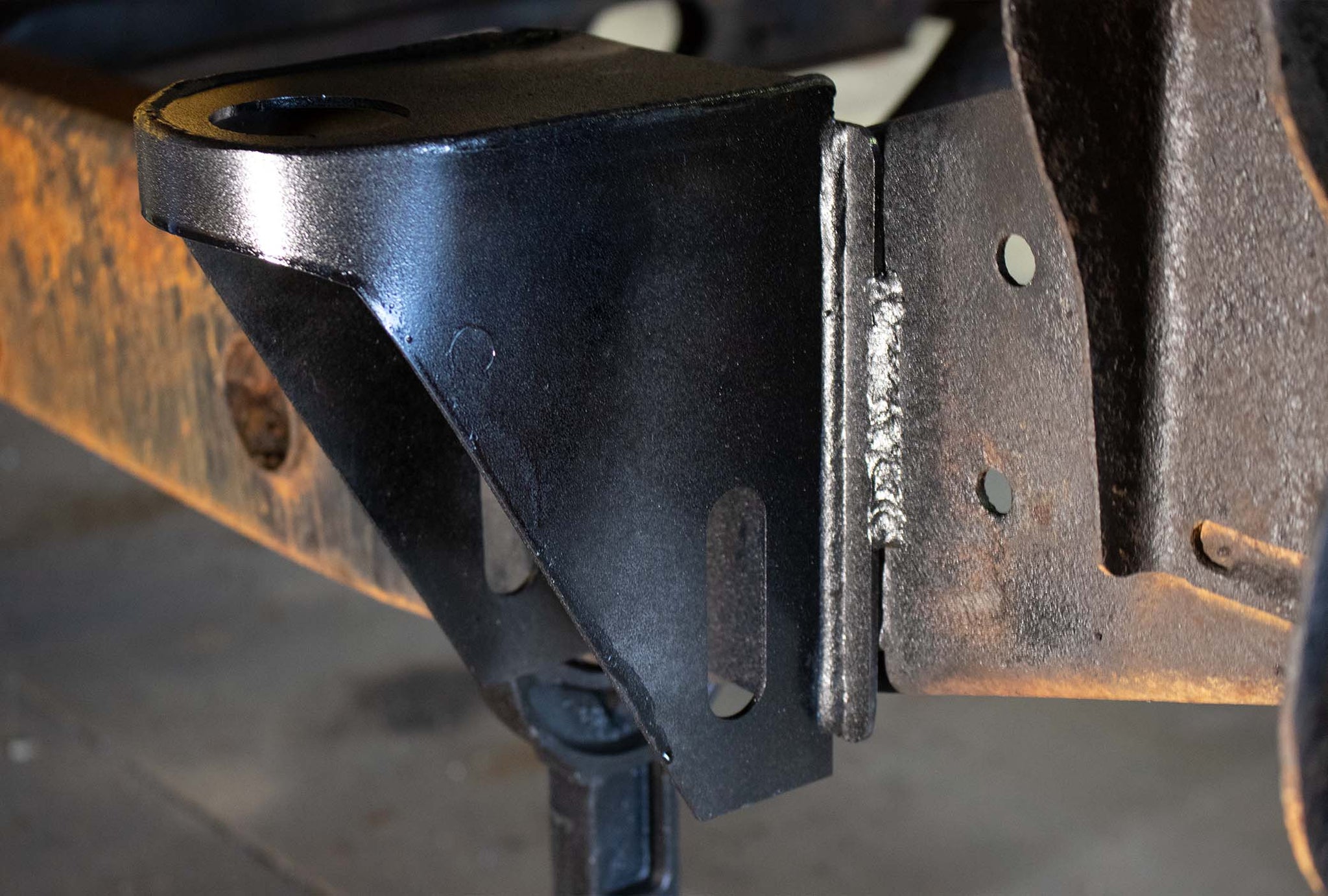Rust Buster Rear Cab Mount For 1999-2013 GM Pickups RB7326