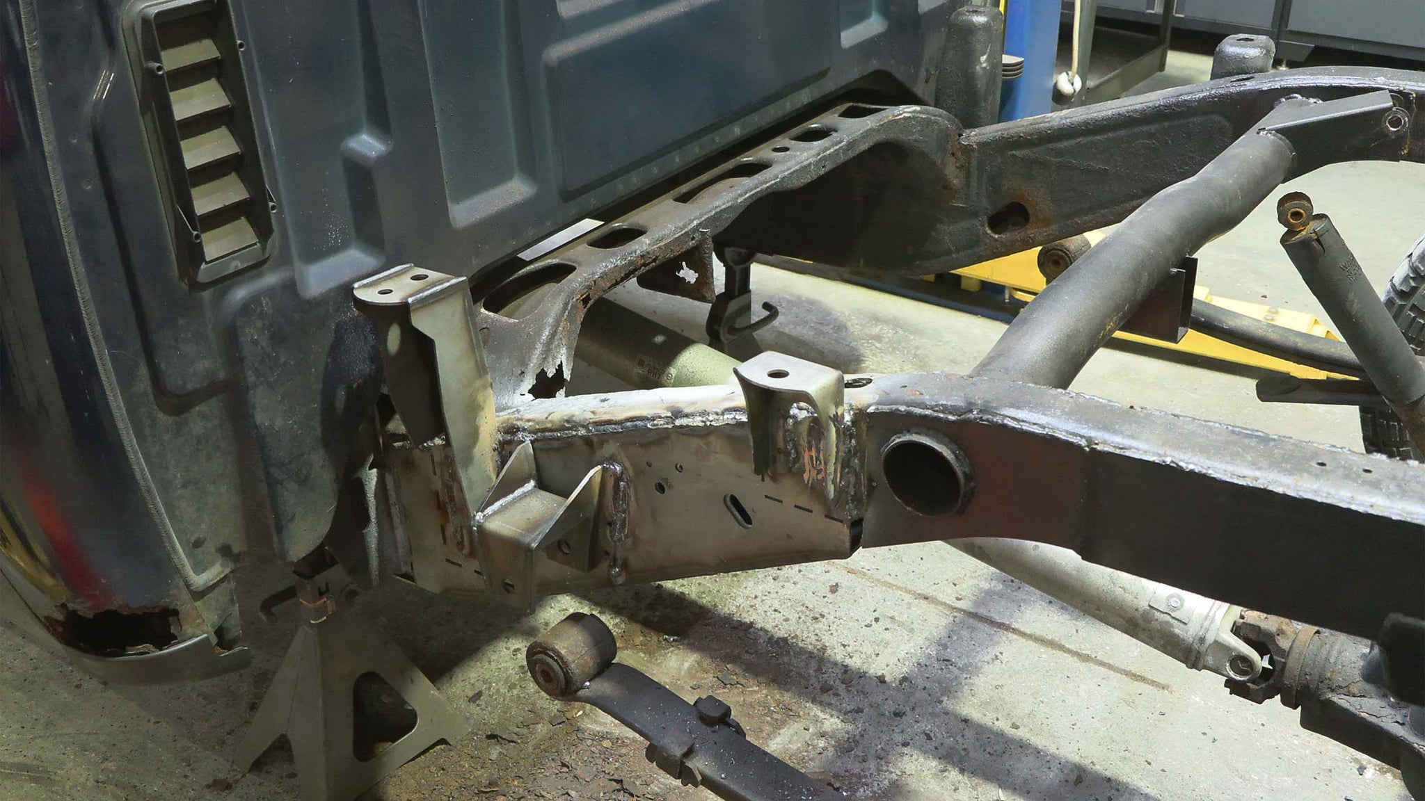 Rust Buster Rear Mid Frame Repair Kit For 2007-2019 GM Pickups RB7336