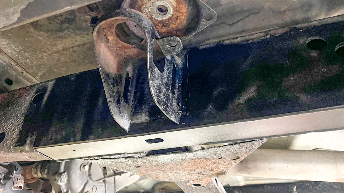 Rust Buster Center Frame Repair Kit For 2007-2013 Chevy Silverado/GMC