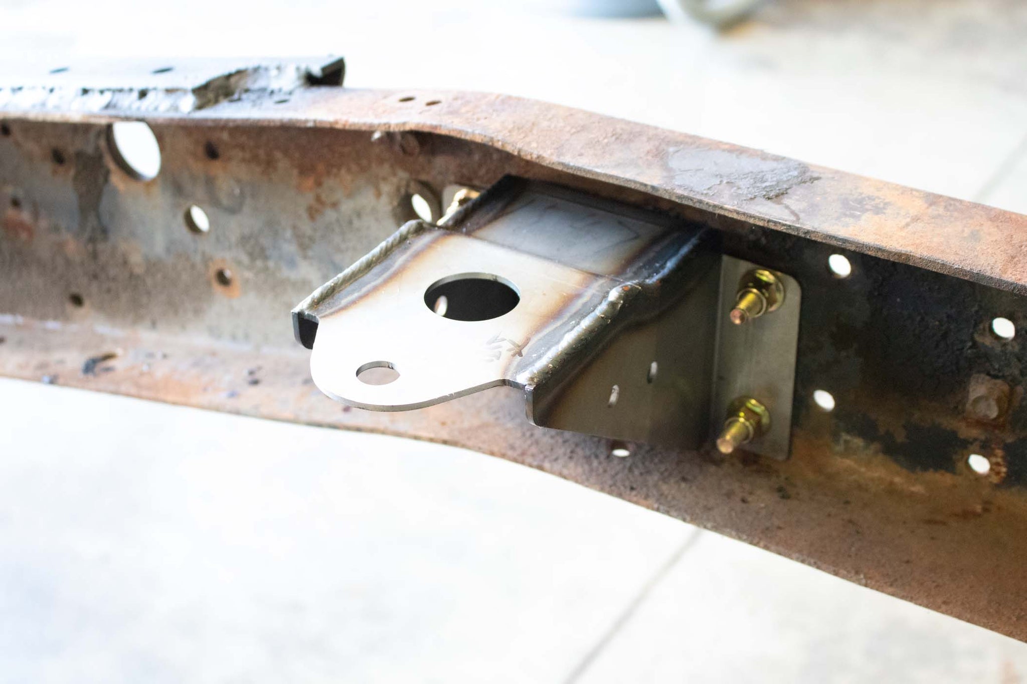 Rust Buster Rear Cab Mount For 1973-1980 Chevy & GMC C/K10 RB7358