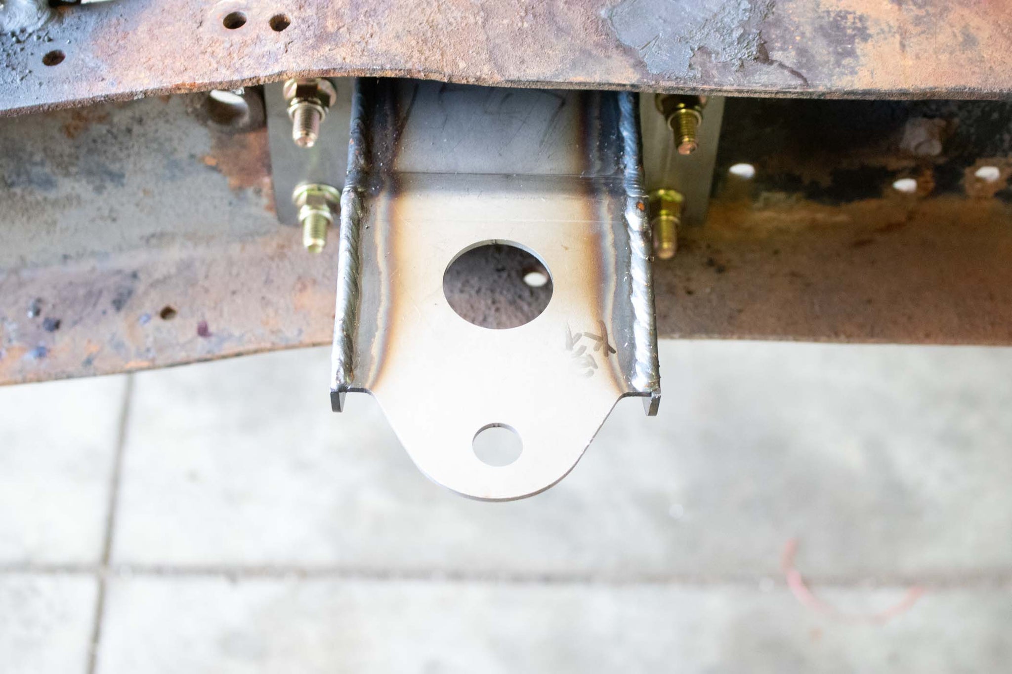 Rust Buster Rear Cab Mount For 1973-1980 Chevy & GMC C/K10 RB7358