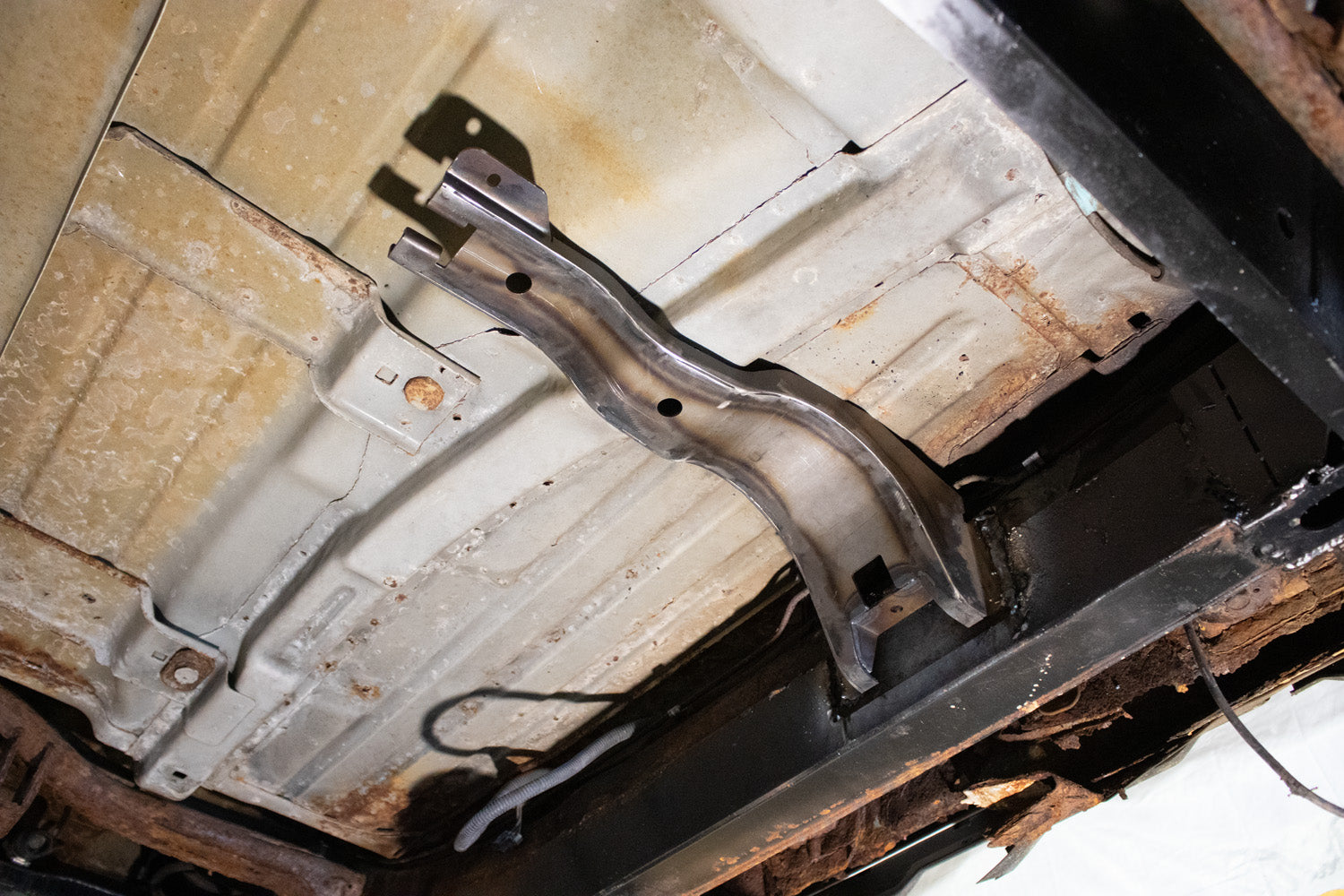 Rust Buster Front Fuel Tank Support Bracket For 2000-2020 GM SUV RB741