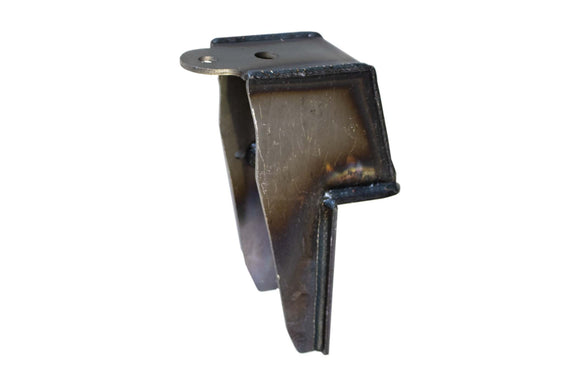 Hero Shot Left Variant - Rust Buster Front Bed Mount For 2011-2019 GM HD Pickups RB7830