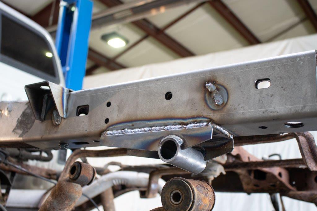 TA。枠　ブレスト Rust Buster Over-Axle Frame Repair Kit For 1995-2004 Toyota